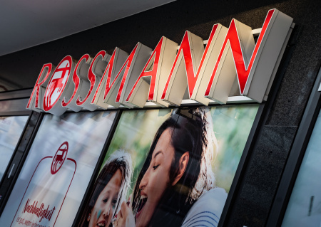  Kibertámadás érte a Rossmannt, leállt a webshop és az alkalmazás