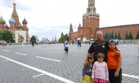  „Nem szóltunk semmit, csak sokáig öleltük egymást” – riport egy mariupoli apáról, aki kimenekítette gyermekeit Moszkvából