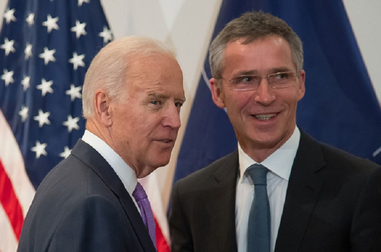 Rendkívüli csúcstalálkozóra hívta Joe Bident a NATO-főtitkára