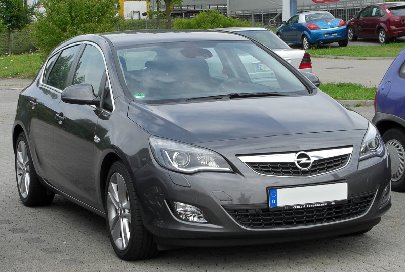 Hiszed vagy sem, de használtan továbbra is az Opel Astra és a Suzuki Swift a magyarok kedvence