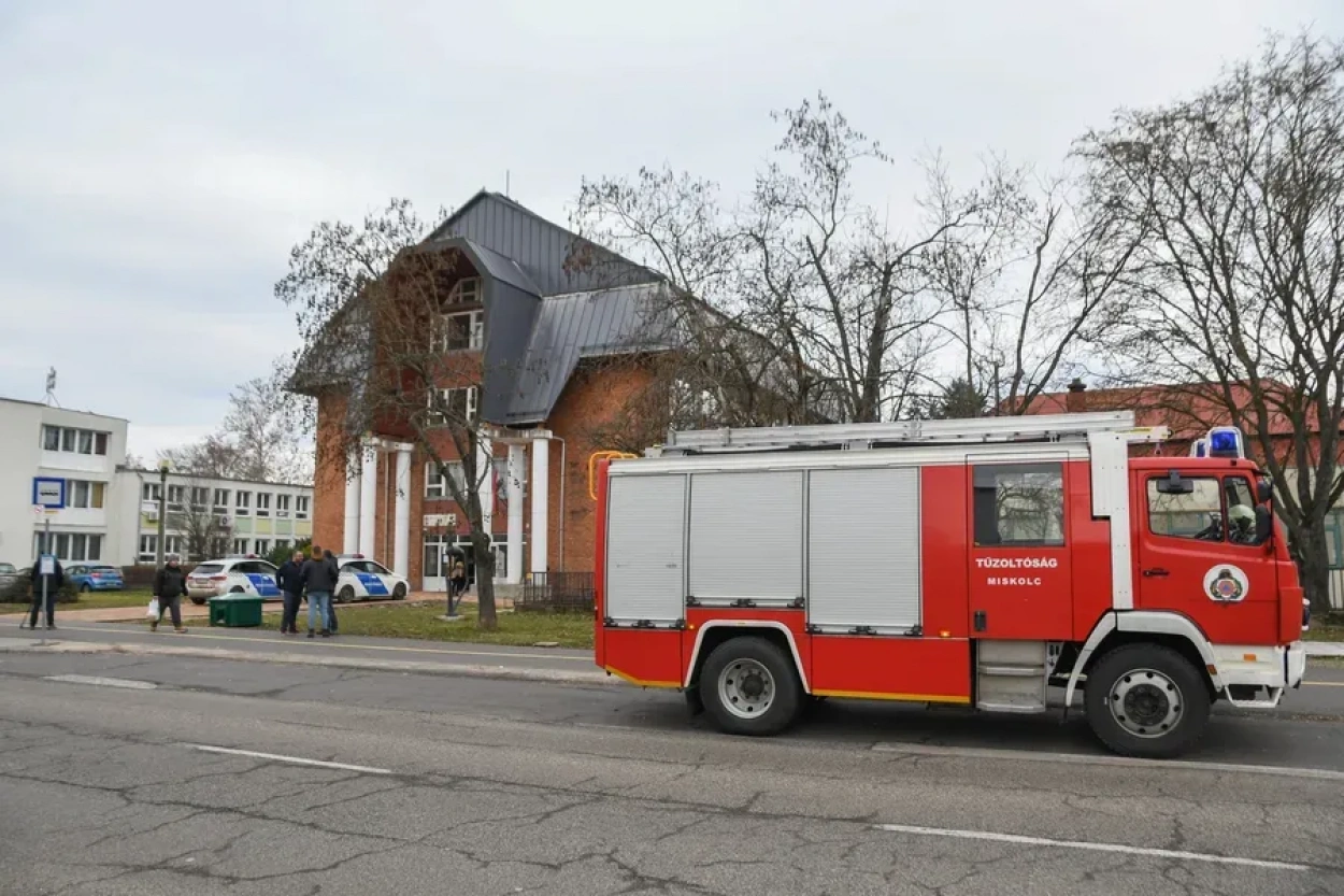 Bombariadó volt a tiszaújvárosi Brassai Sámuel Iskolában