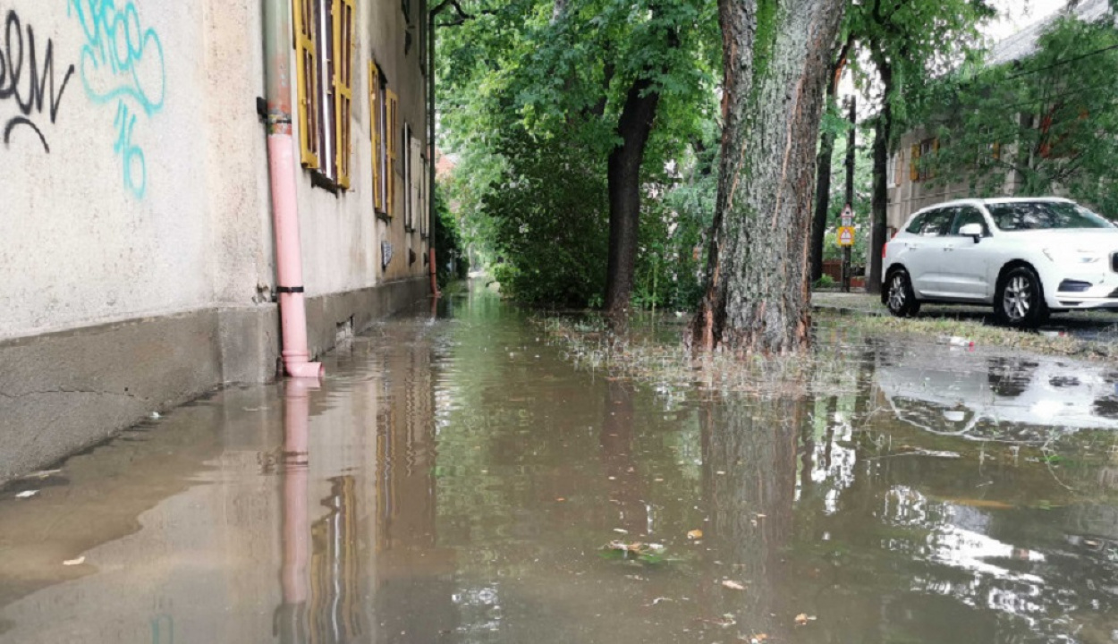 Viharkárok országszerte, a Kincsem Parkban nagy a baj