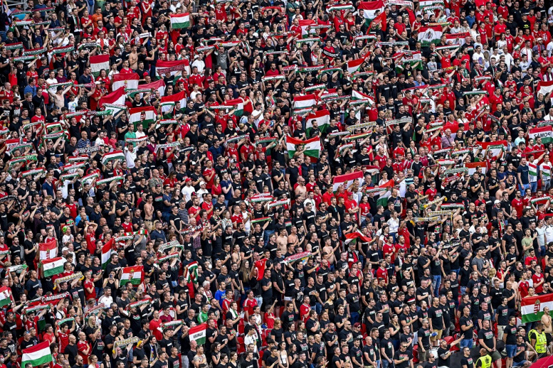 Az UEFA már meghátrált, a FIFA még nem!