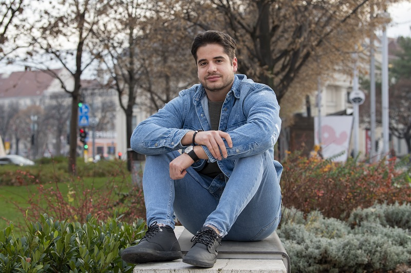 „Ne az interneten, hanem a valóságban találkozzanak az emberek” – interjú Rigó Gergővel