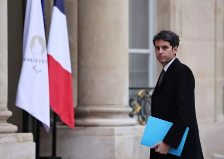  Emmanuel Macron nem fogadta el a miniszterelnök lemondását