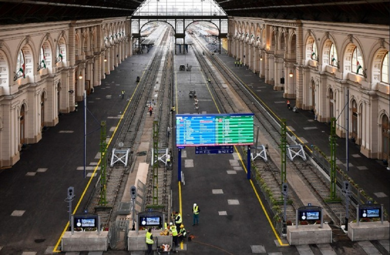 Teljesen leállt a Keleti!