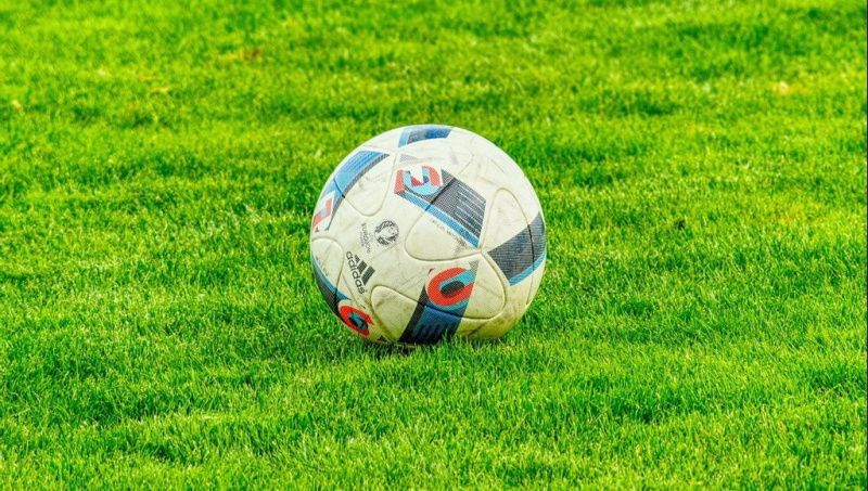 Őrjöngenek az ukránok! Az UEFA visszaengedi versenysorozataiba a 17 éven aluli orosz labdarúgókat