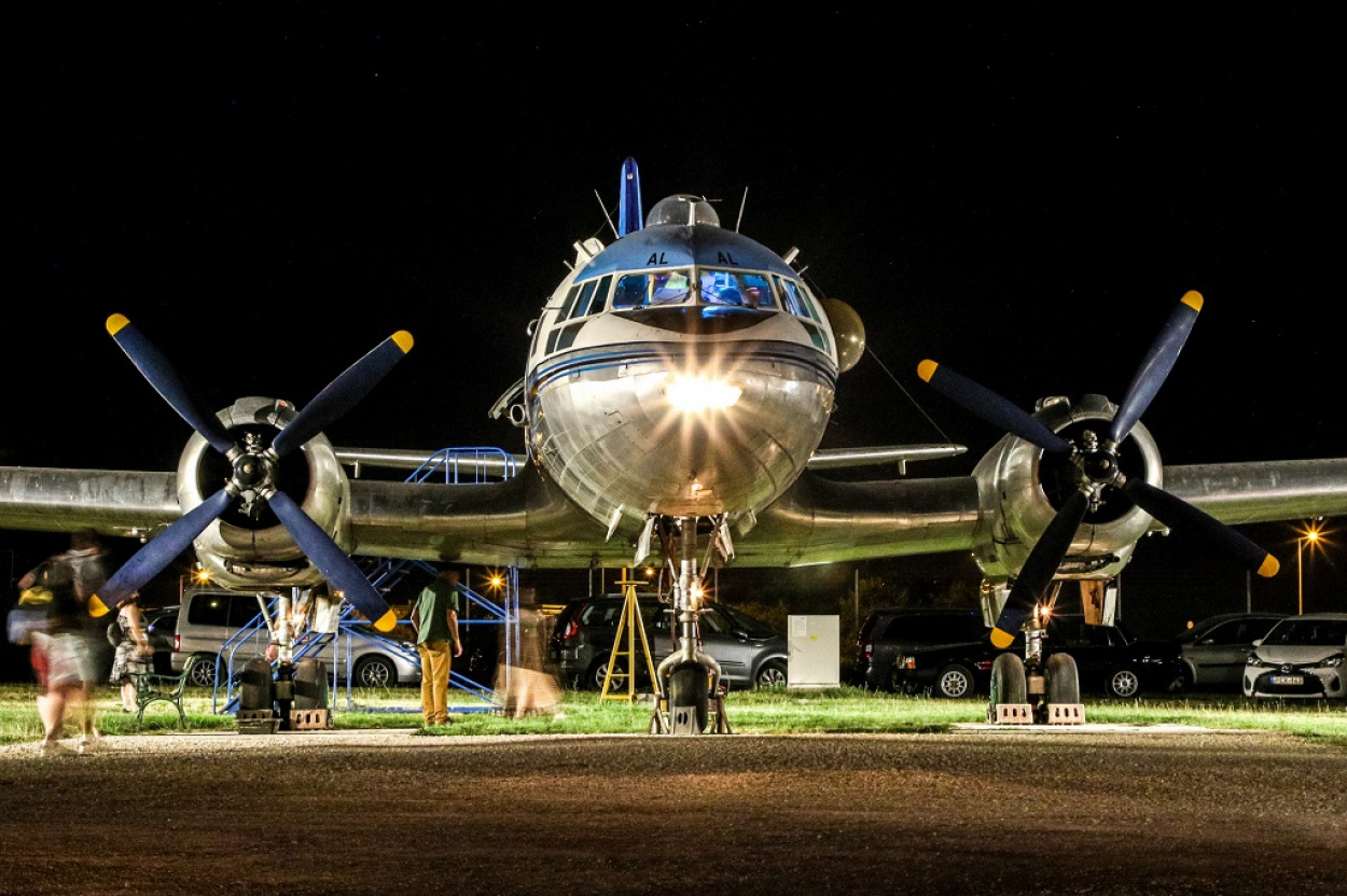 Éjszakázz az Aeroparkban!