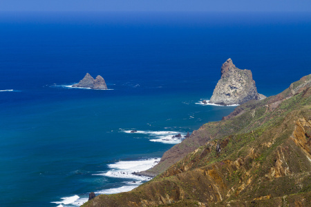  Tragédia Tenerifén: óriáshullám sodort el öt turistát egy természetes medencéből