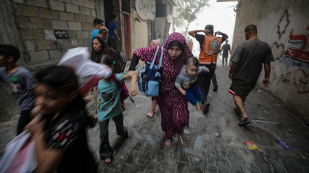  Elszabadult a pokol Gázában! A civilek rohamra indultak a segélyközpontok ellen, míg Izrael megint kórházat lőtt