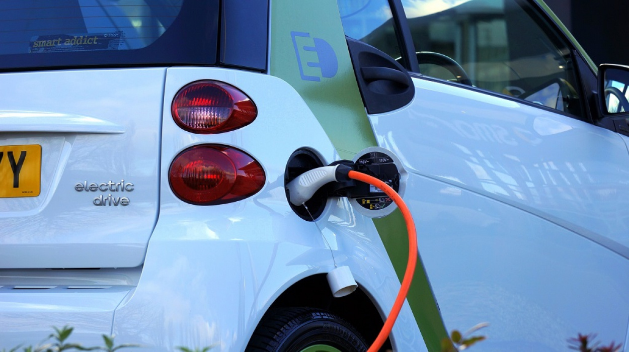 Az elektromos autók fogyasztását is feltüntetik a benzinkutakon