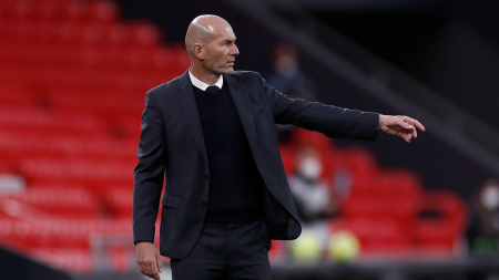  Zinédine Zidane távozik a Real Madrid csapatától