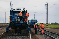 Utolsó sínszál lefektetve: közel a Budapest-Belgrád vasúthoz