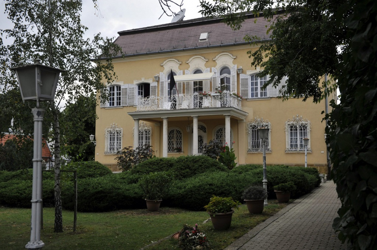 833 millió forintért kelt el Göncz Árpád villája