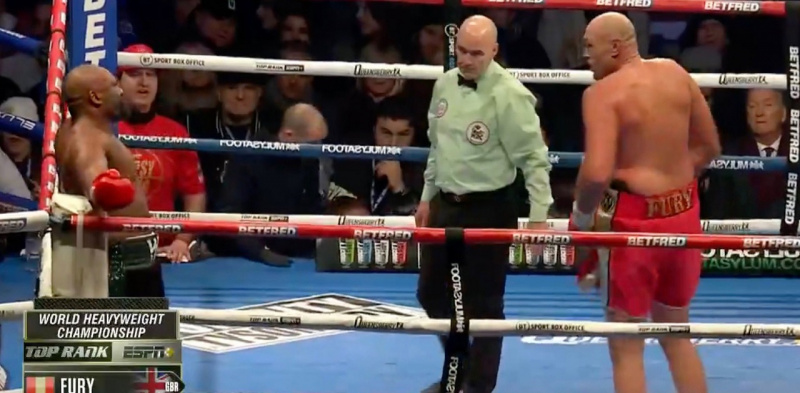 Tyson Fury péppé verte Chisorát, majd verbálisan összecsapott Olekszandr Uszikkal