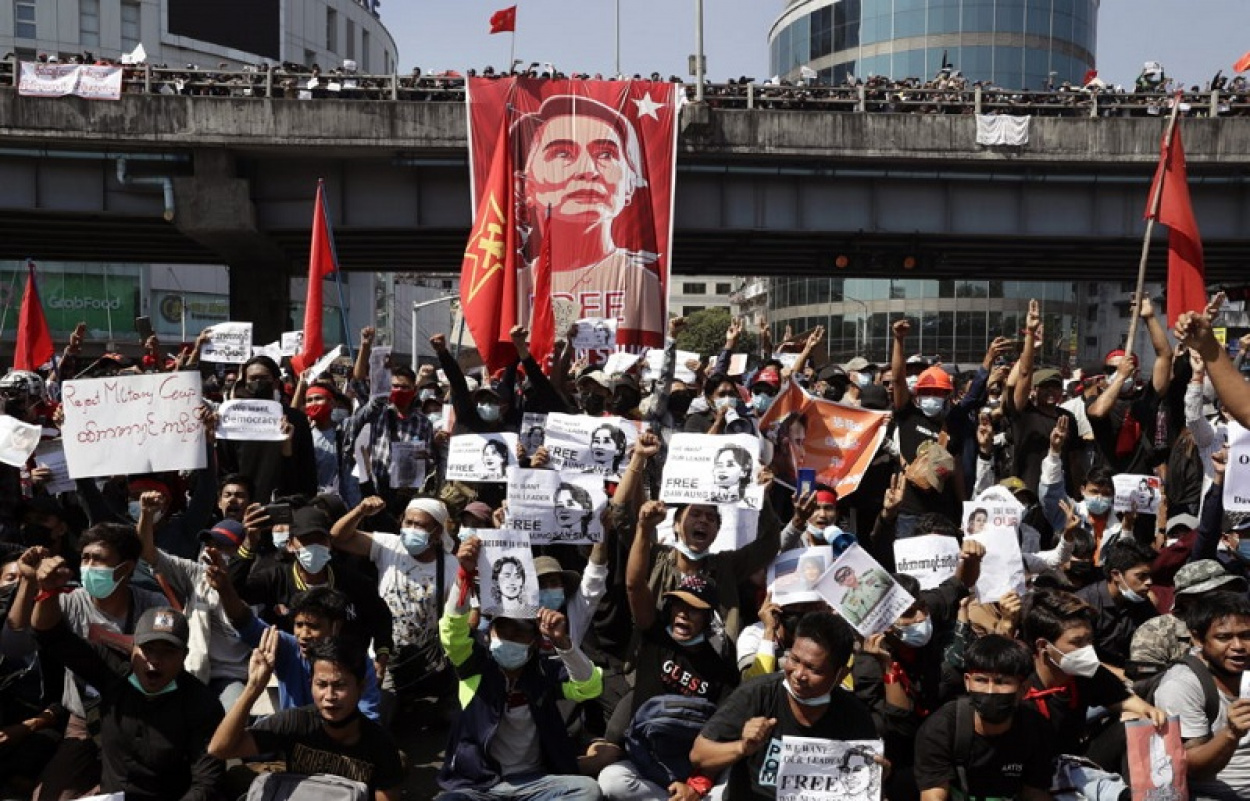 Mianmar: már a bankárok is tüntetnek a junta ellen