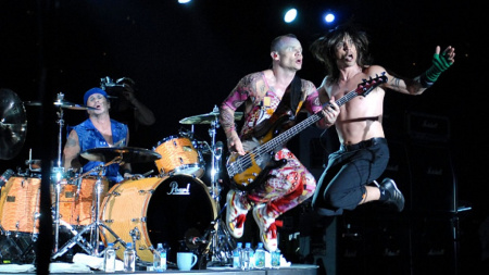  Hat év után újra Budapesten zúz a Red Hot Chili Peppers!