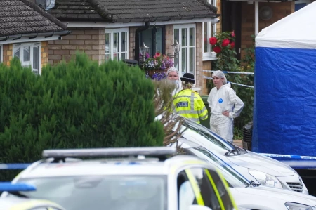  Elfogták a férfit, akit azzal gyanúsítanak, hogy meggyilkolta a BBC műsorvezetőjének lányait és feleségét