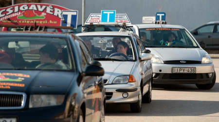  Hétfőtől újraindulnak a közlekedési vizsgák