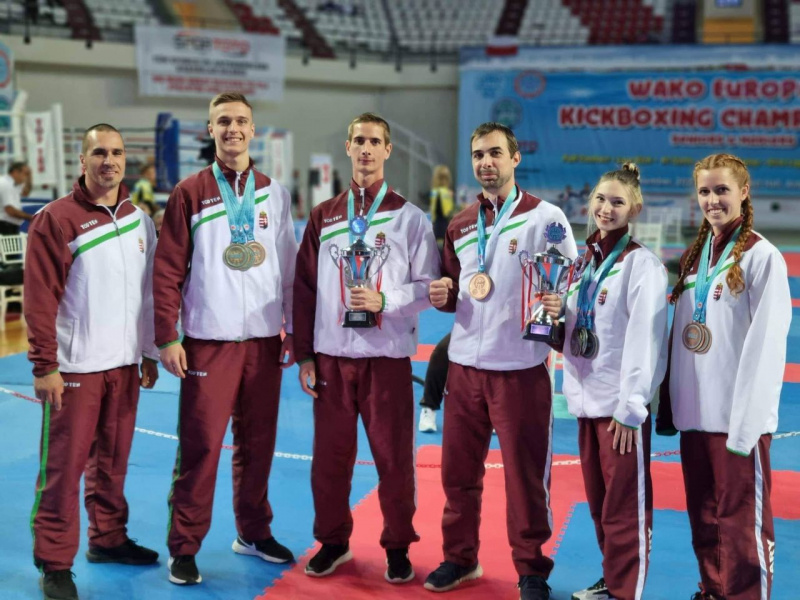 Kick-box Eb: Hét magyar aranyérem
