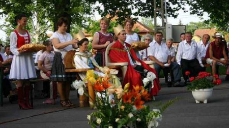  Rövid időre választják a Pünkösdi királyt!