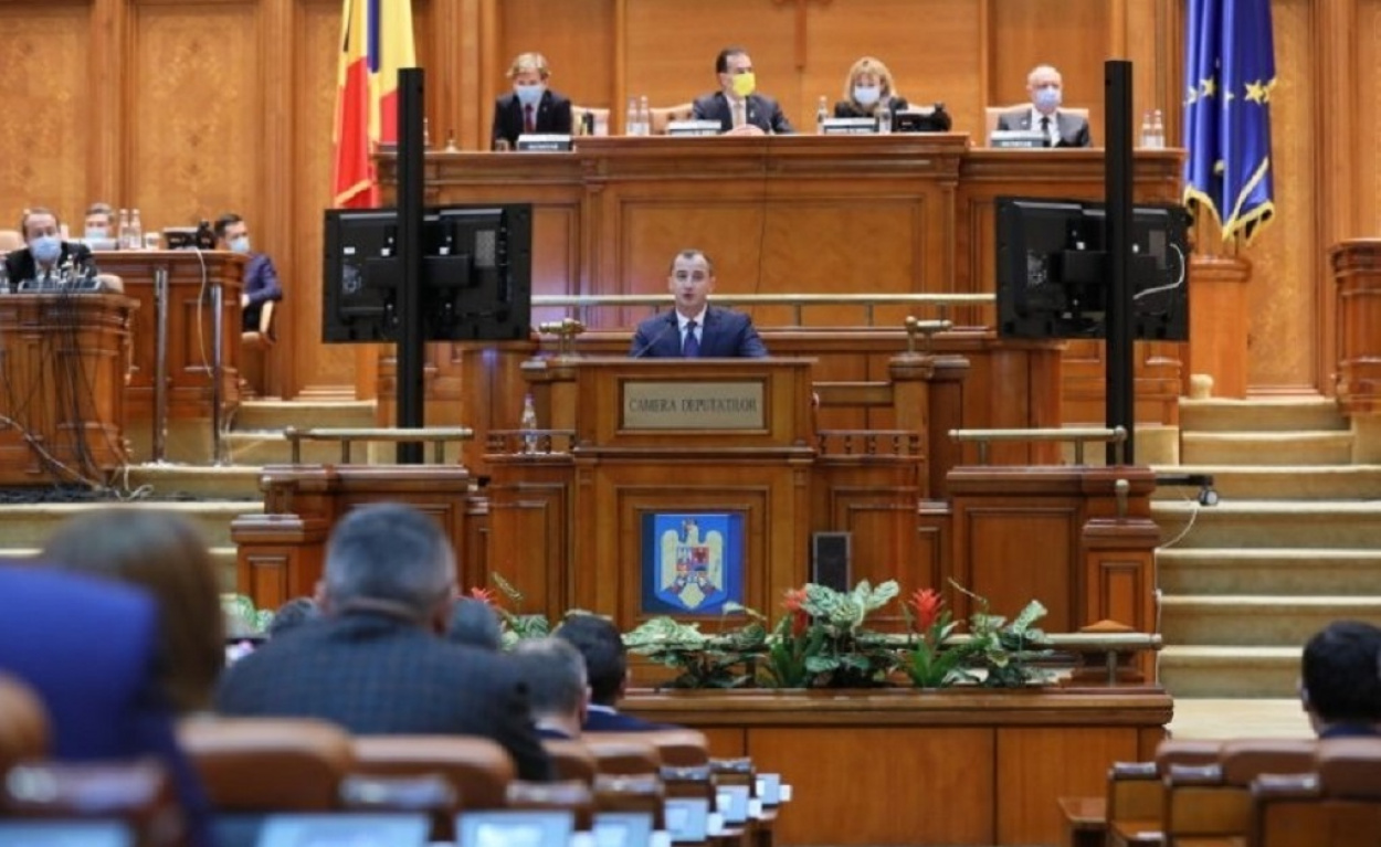 Megbukott a román kormány