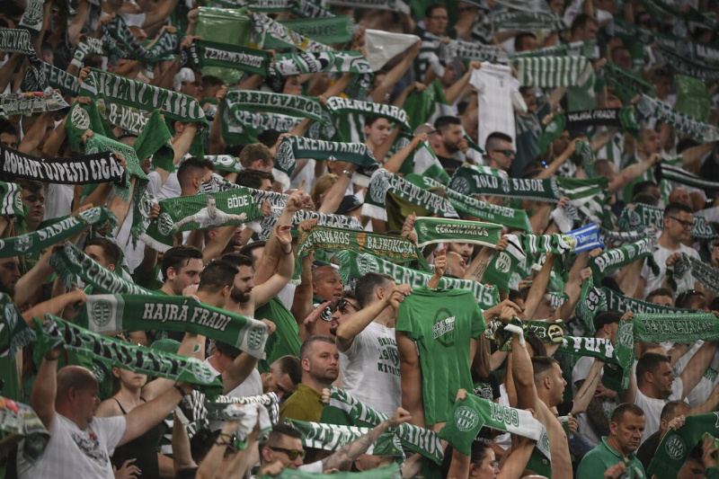 Pénzbüntetés és szektorbezárás a Ferencvárosnak