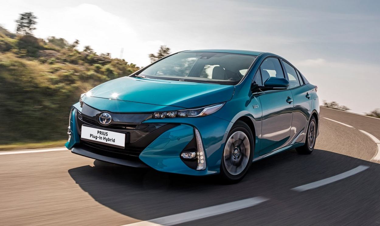 Toyota: 30 elektromos autó 2030-ig