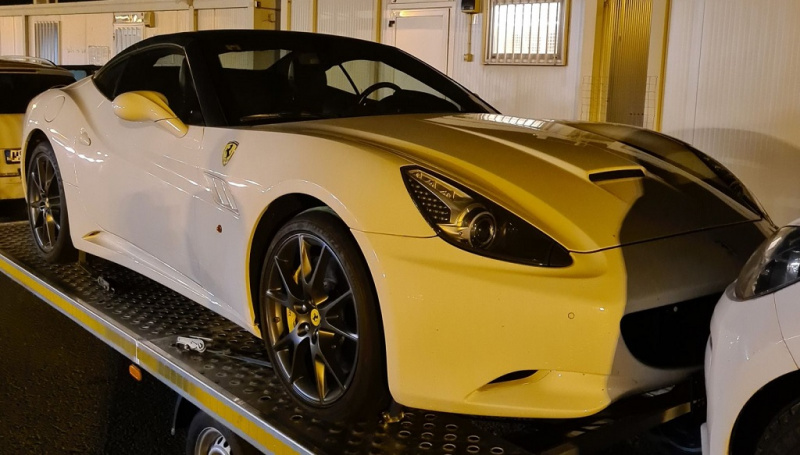 35 milliós Ferrari akadt a rendőrök horgára