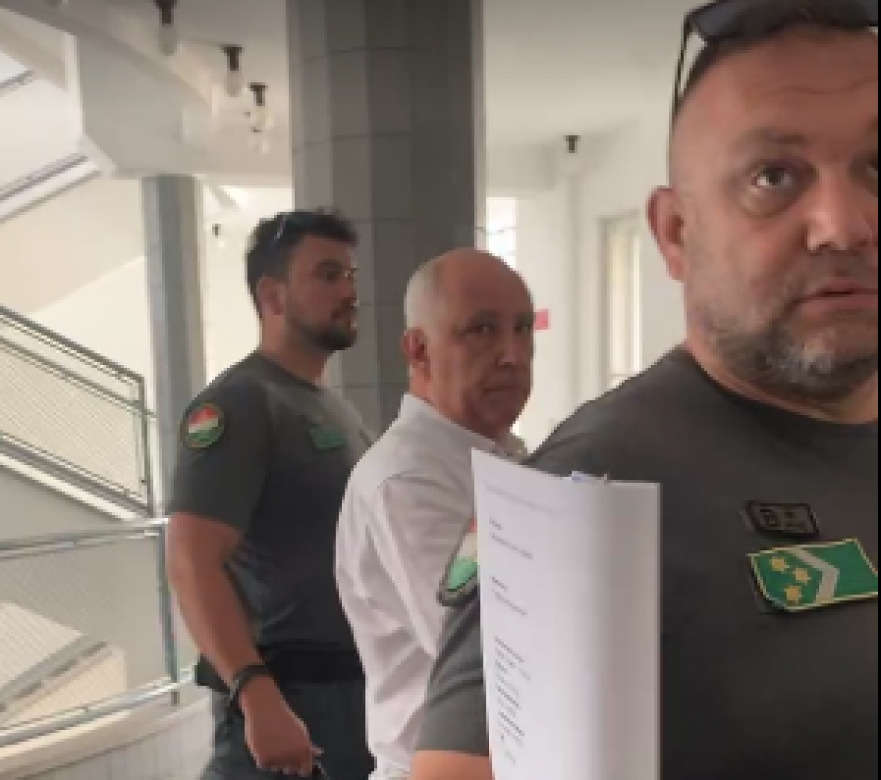 Vezetőszáron vitték a bíróságra a XVIII. kerület volt fideszes polgármesterét az NKA-botrány miatt