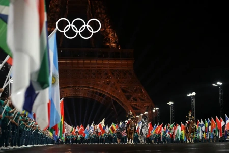  Fotókon a párizsi olimpia péntek esti megnyitó ünnepsége