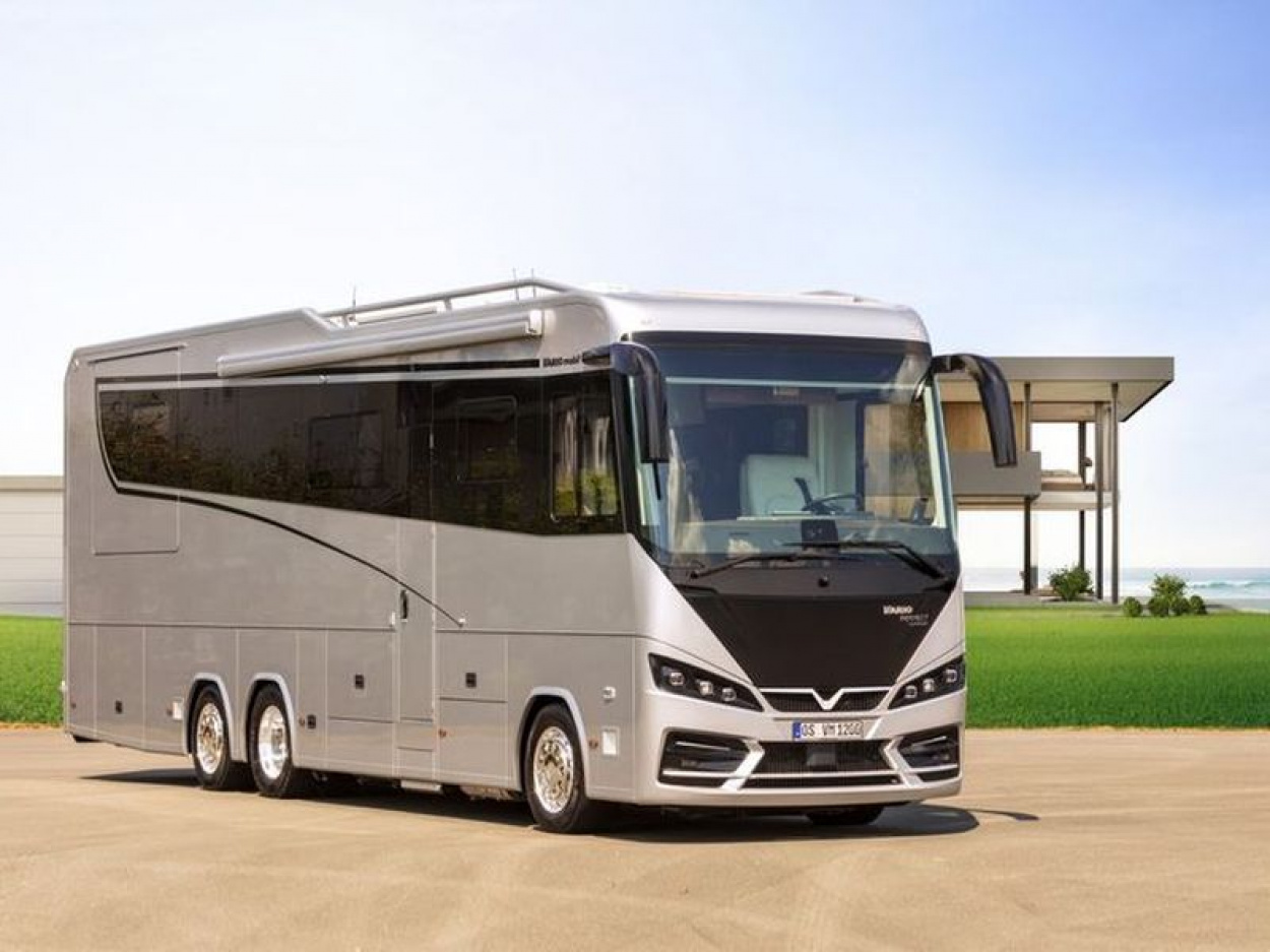 Vario Perfect 1200 Platinum: hat keréken gördülő luxus lakóbusz
