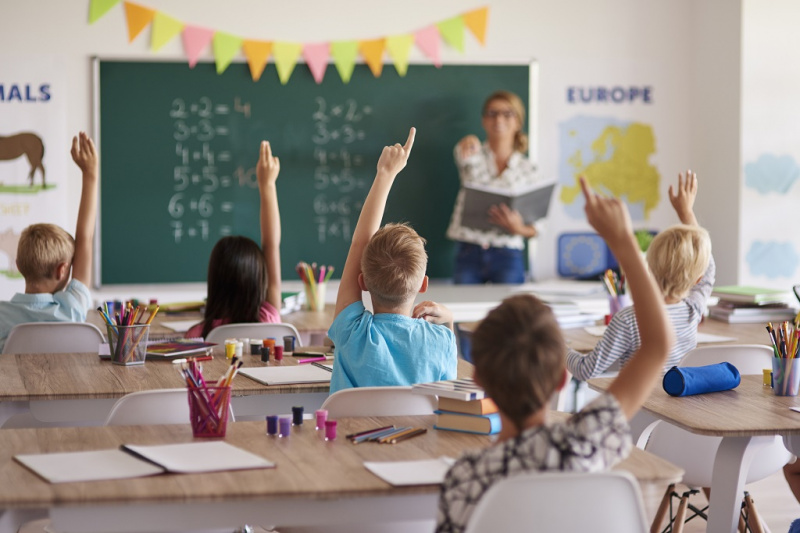 Az iskolákra mégsem vonatkoznak az új fűtési szabályok! Olyan meleg lehet az intézményekben, amilyet csak akarnak!