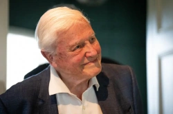 Meghamisították és ellopták David Attenborough hangját