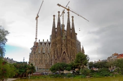 Megvan, hogy mikorra fog elkészülni a Sagrada Familia