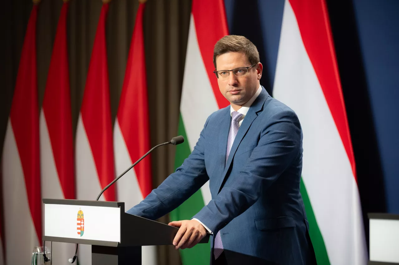 Megérkezett Gulyás Gergely reakciója Magyar Péter hangfelvételére