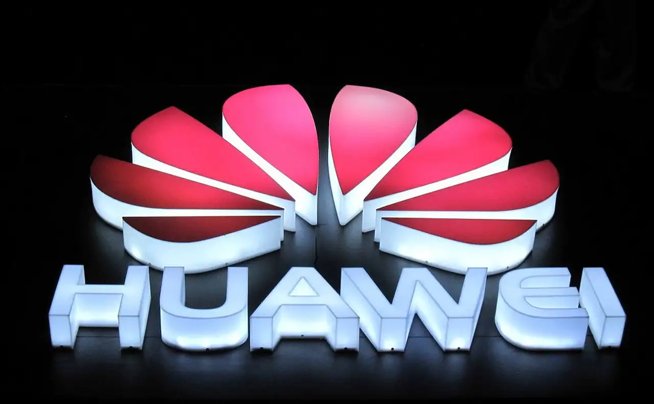 Pert indított a Huawei a román hatóságok ellen