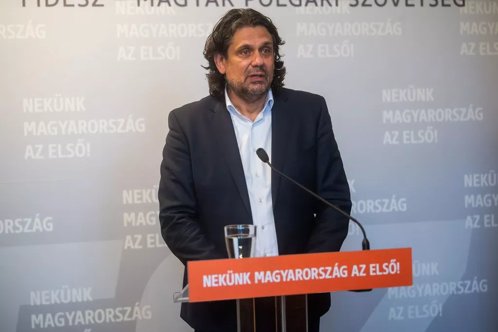 Závecz: A Fidesz támogatottsága meredeken zuhan