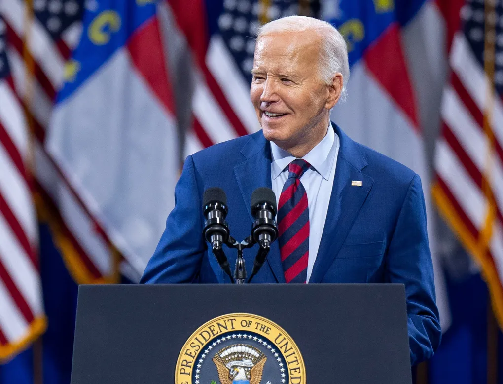 Joe Biden bejelentette visszalépését