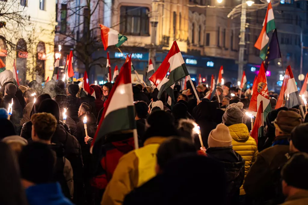 Több ezren tüntettek Debrecenben: Magyar Péter környezetvédelmi minisztériumot ígért