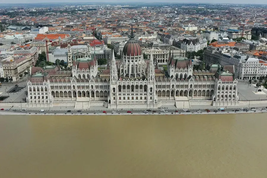 Megkezdődnek az Országház felújításának előkészítő munkái