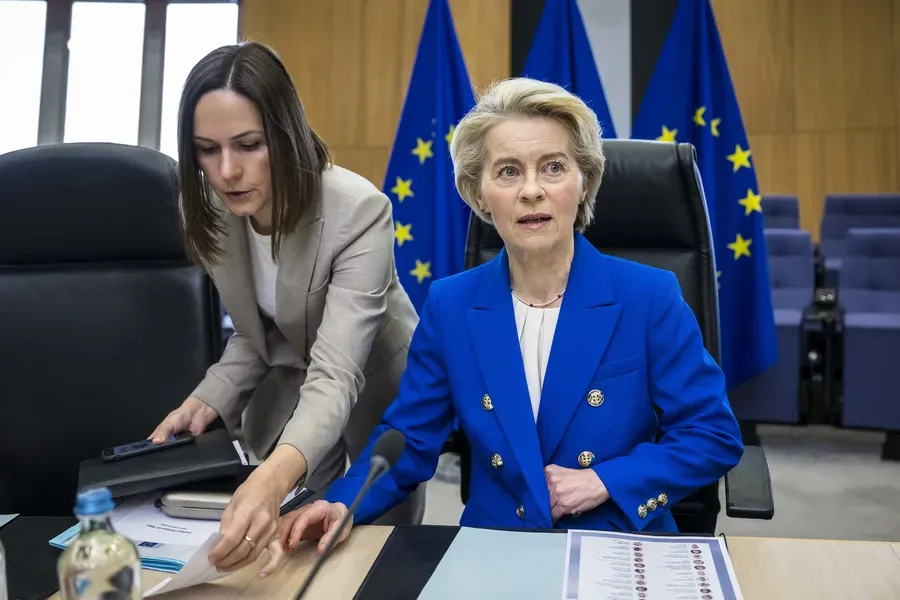 Von der Leyen lazítaná a klímacélokat, támogatná az akkuipart