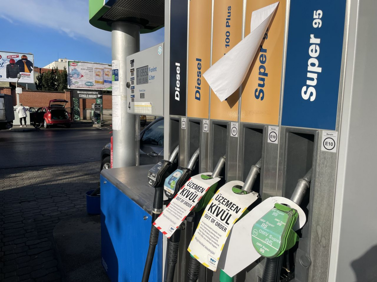 Üzemanyaghiány: a Mol elmondta, a benzinkutak negyedénél volt teljes leürülés