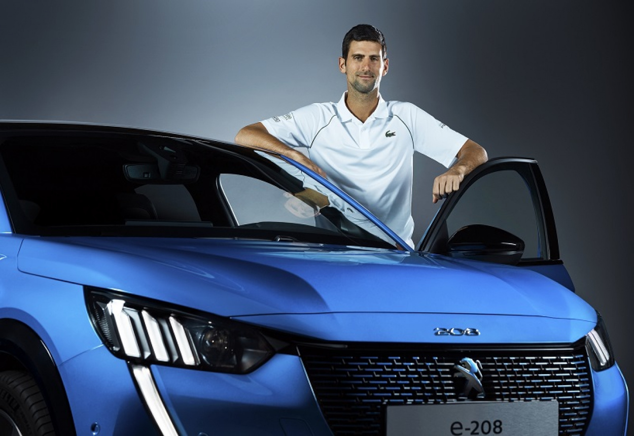 Villanyautóval jár Novak Djokovic