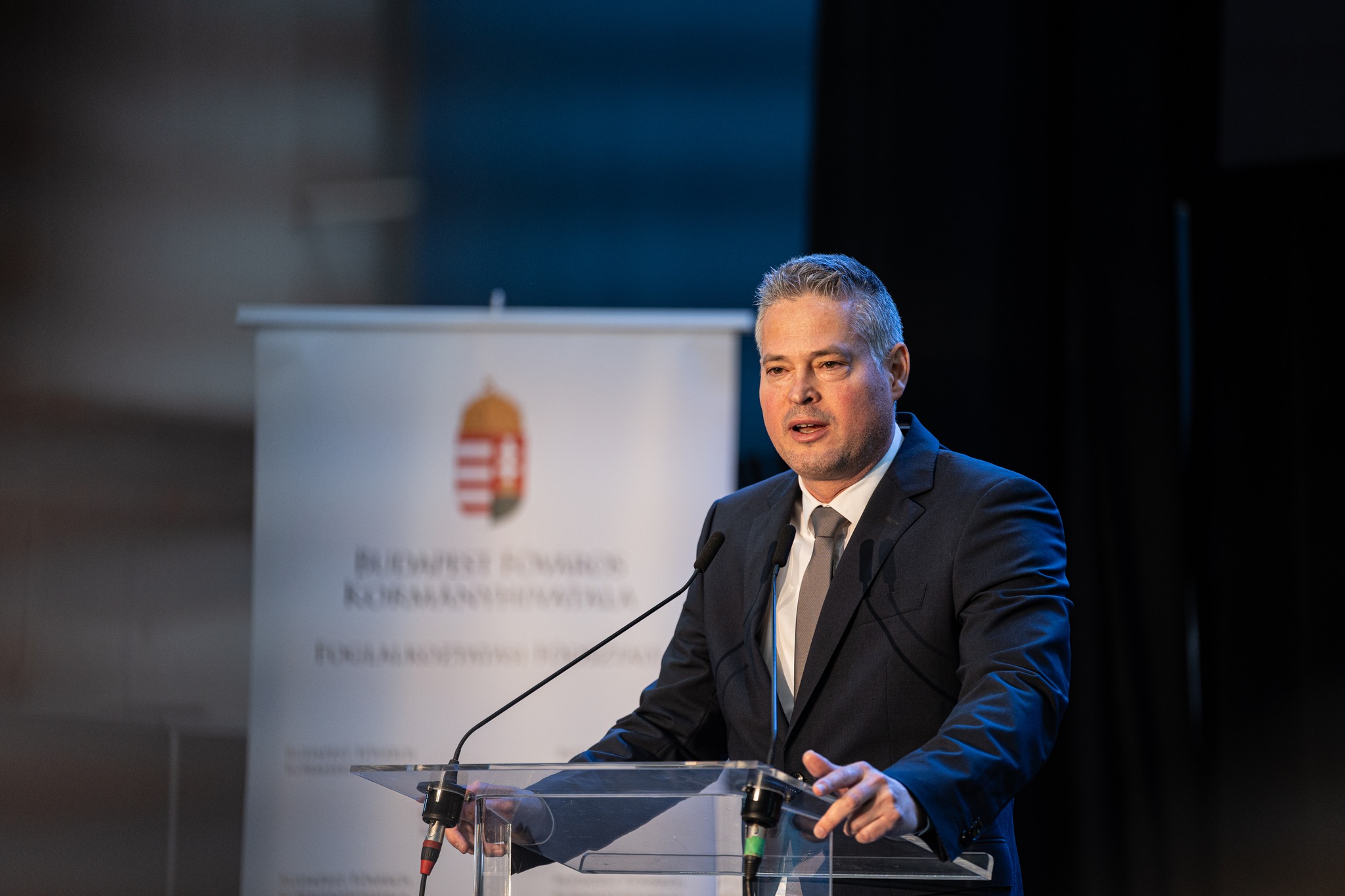 Sára Botondot is meghallgathatja a rendőrség a balatoni telekrendezés miatt