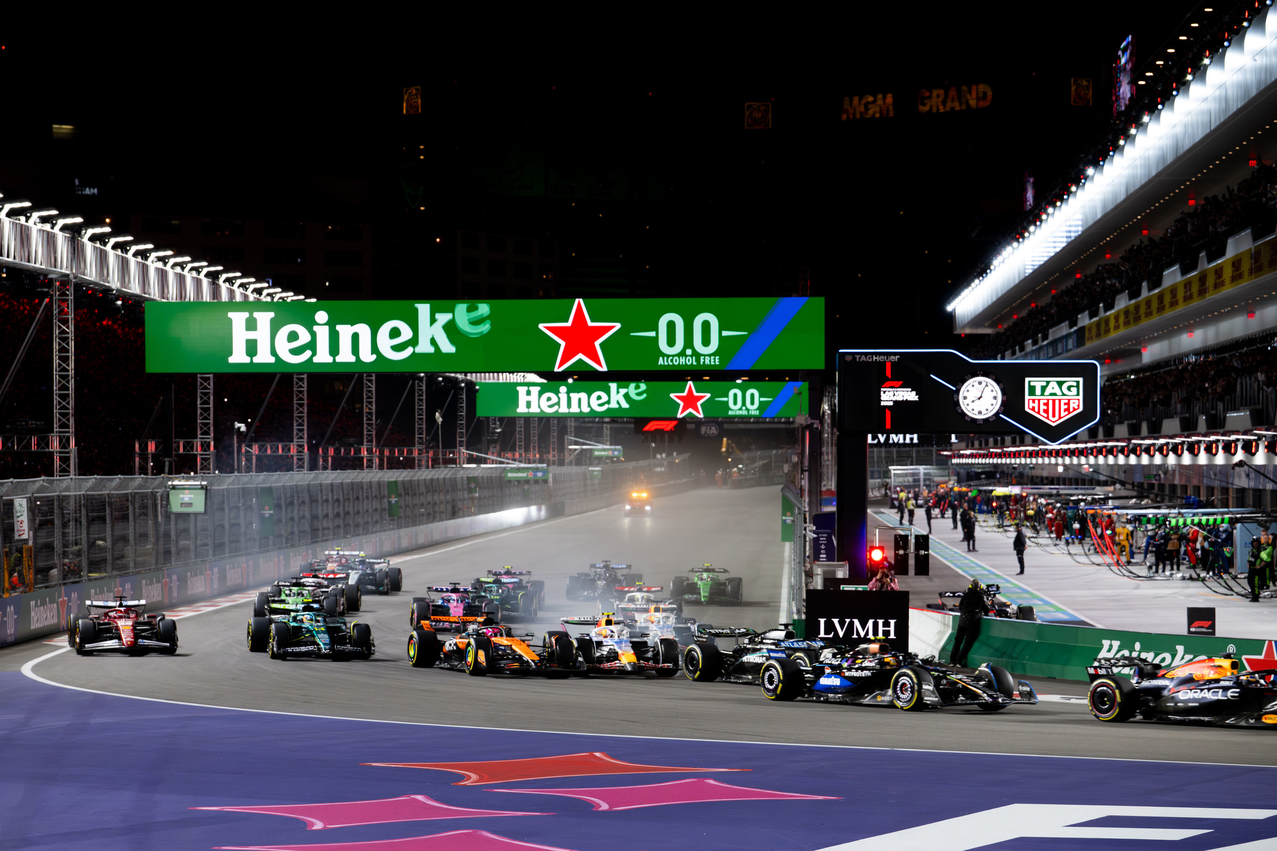 FIA: nem voltak veszélyben a sportbírók a Las Vegas-i Nagydíjon – mégis komoly vita robbant ki