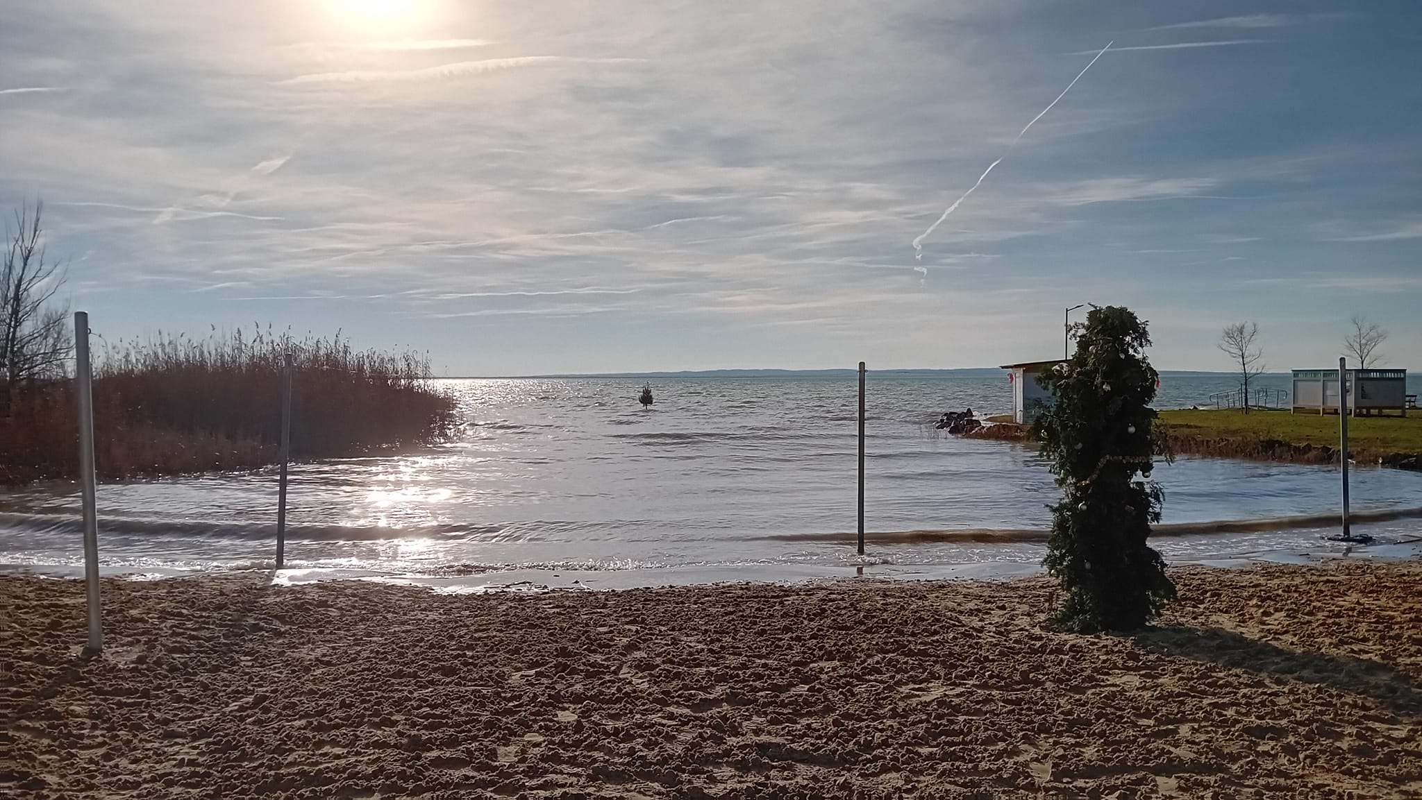 Ismét vízre teszik a Balaton ünnepi karácsonyfáját