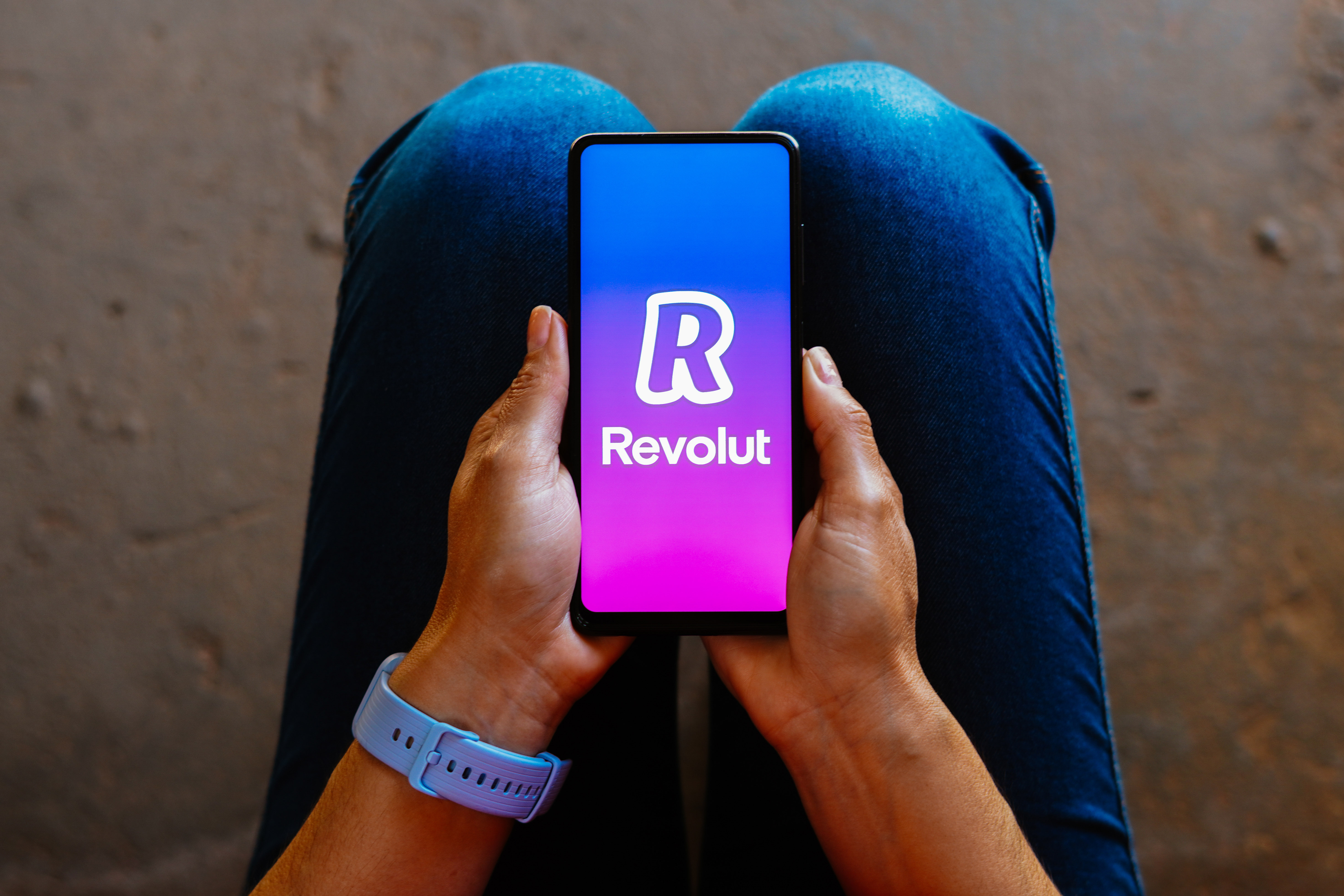 Vége a kriptónak a Revoluton: 2025-ben megszűnik a szolgáltatás Magyarországon