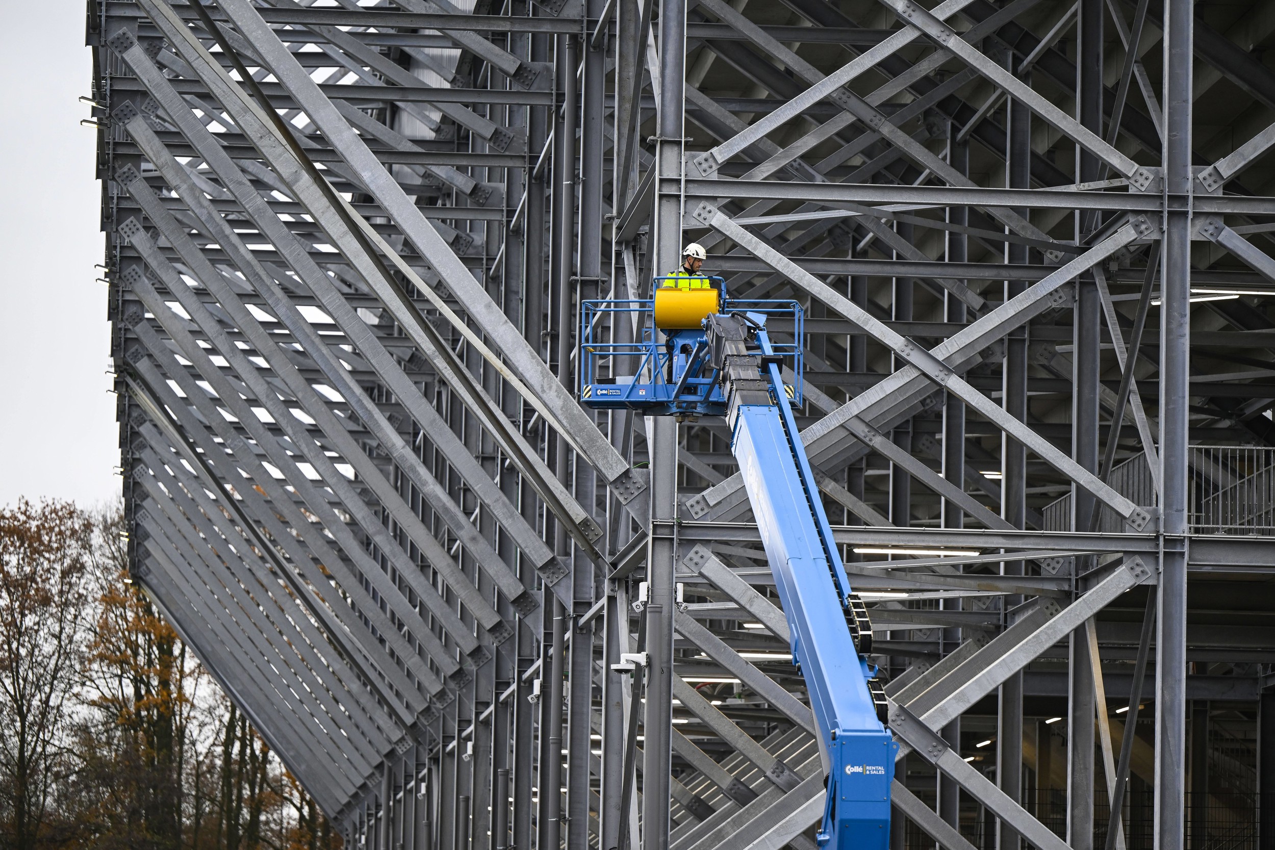Az ipari termelés csökkent, az építőipar viszont látványos növekedést mutatott októberben