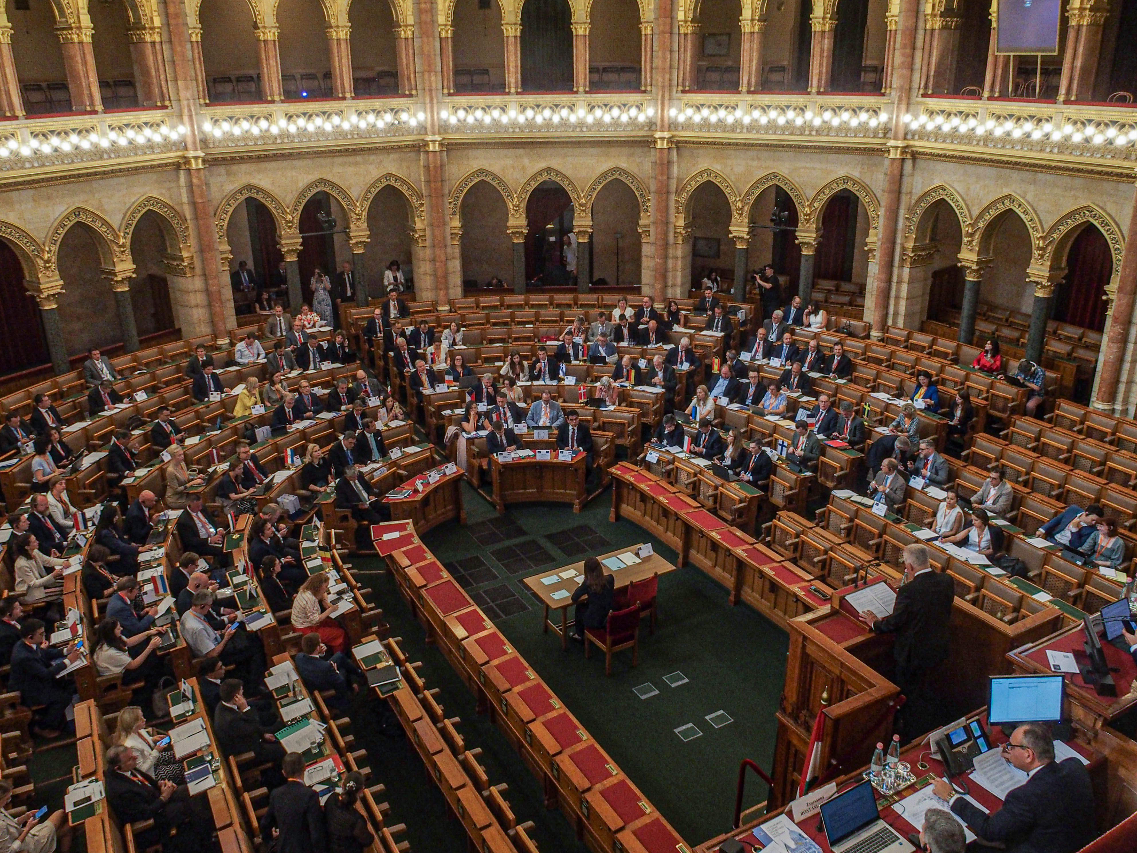 Rendkívüli ülést tart az Országgyűlés a Szőlő utcai javítóintézet ügyében